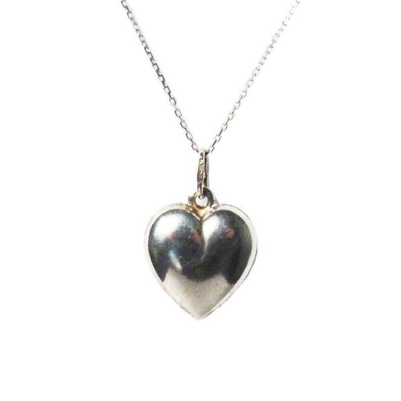 Stunning Silver Heart Pendant Necklace