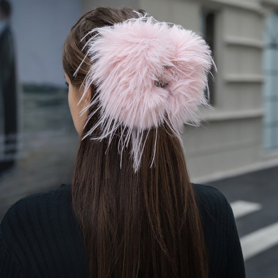 Chic White Feather Hair Claw Clip